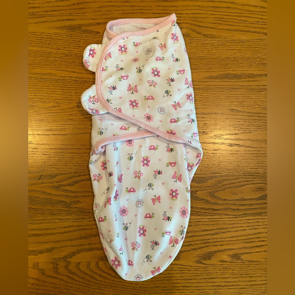 Swaddle Me Original Swaddle Velcro Wrap Keeps Baby Secure And Cozy. NB Size S/M